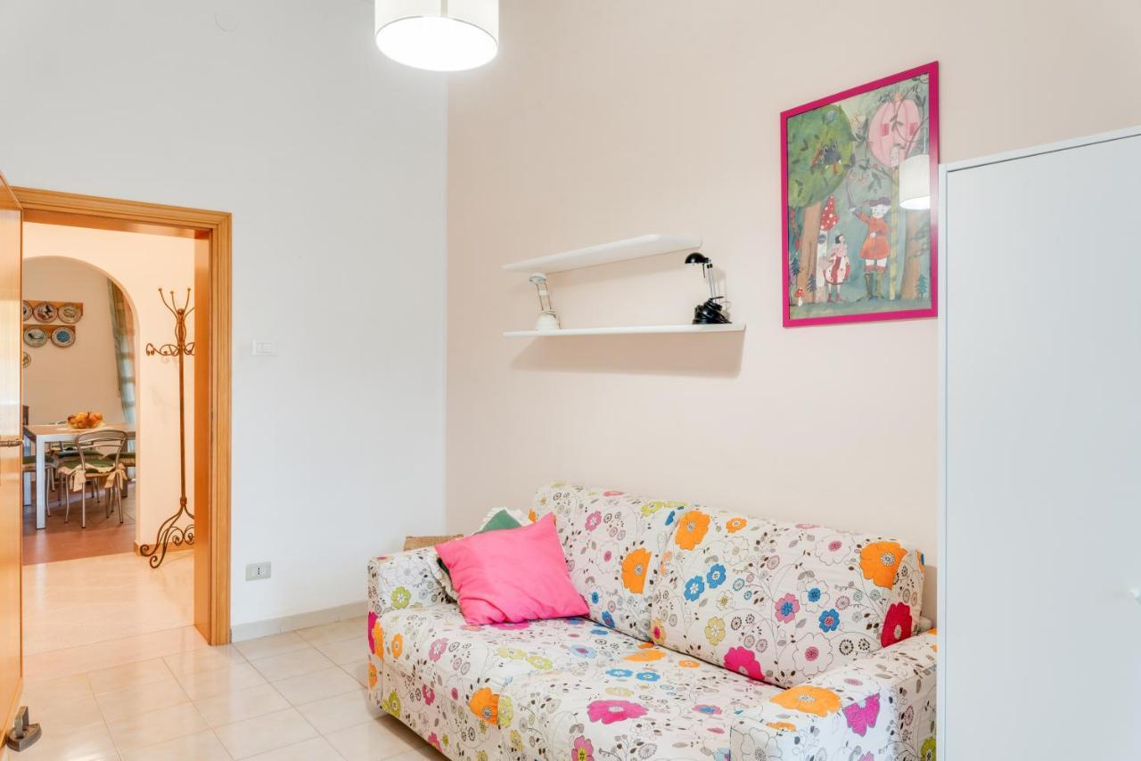 Marradi Apartment With Balcony Livorno Buitenkant foto